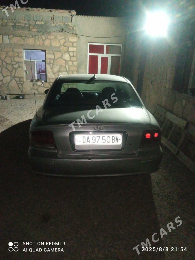 Hyundai Sonata 2002 - 52 000 TMT - Gyzylarbat - img 2