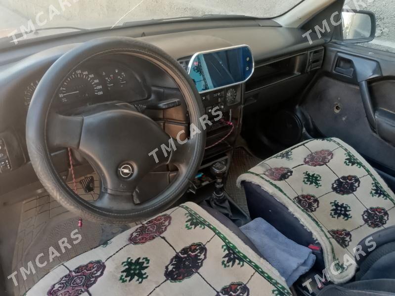 Opel Vectra 1992 - 25 000 TMT - Фарап - img 7