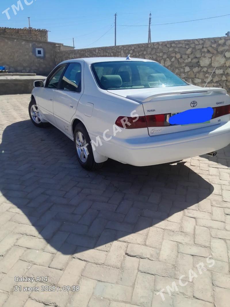 Toyota Camry 2001 - 132 000 TMT - Достлук - img 2