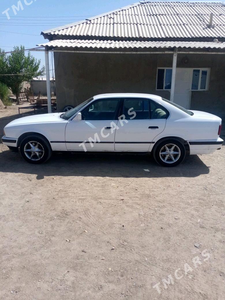 BMW 520 1990 - 26 000 TMT - Бабадайхан - img 4