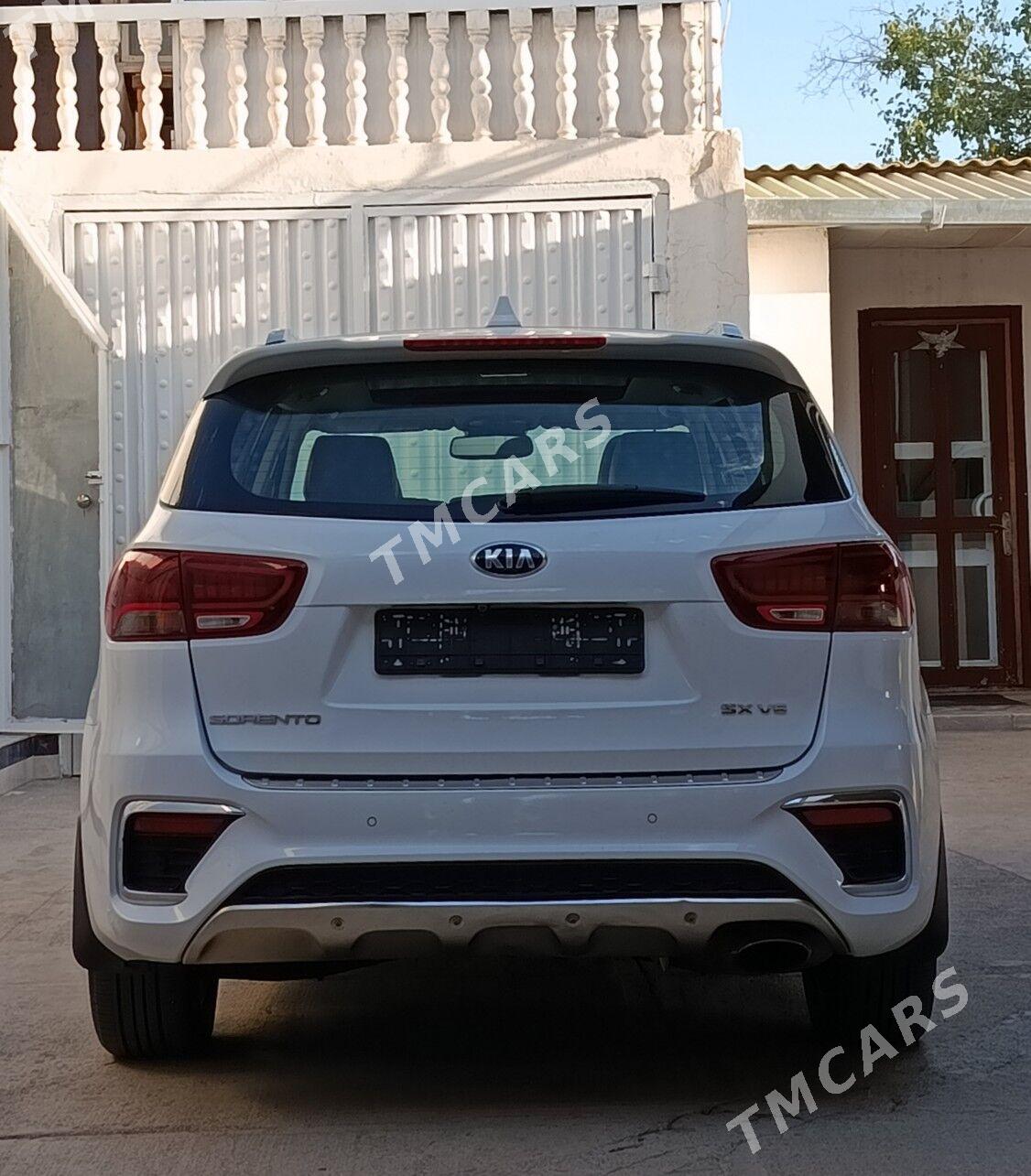 Kia Sorento 2018 - 330 000 TMT - Бедев - img 5
