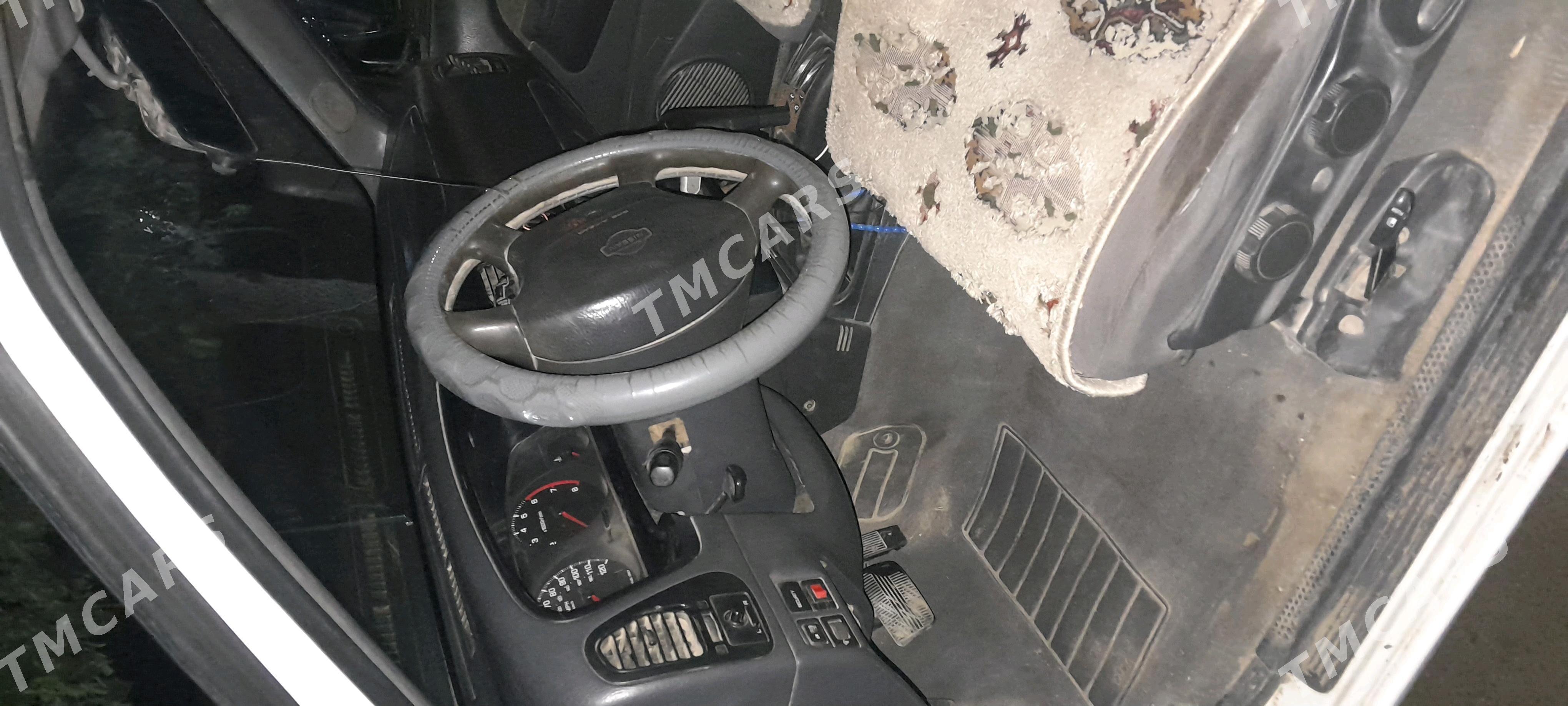 Nissan Pathfinder 1998 - 60 000 TMT - Достлук - img 5