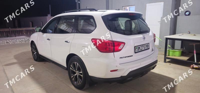 Nissan Pathfinder 2018 - 300 000 TMT - Ýolöten - img 1