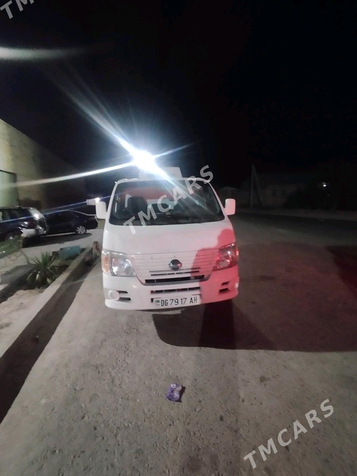 Nissan Urvan 2011 - 195 000 TMT - Туркменабат - img 2