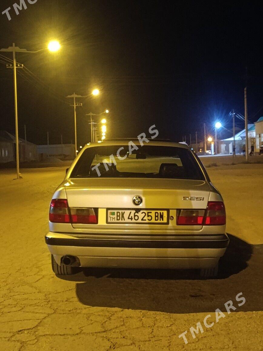 BMW 525 1995 - 60 000 TMT - Гумдаг - img 1