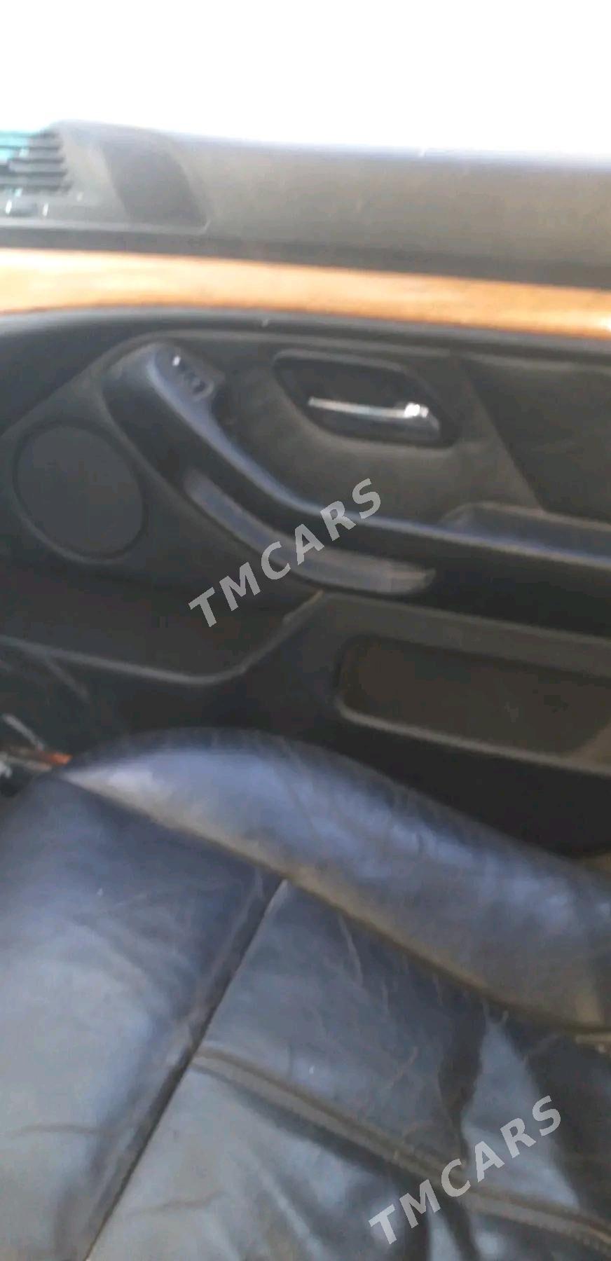 BMW 528 1998 - 95 000 TMT - Акдепе - img 5