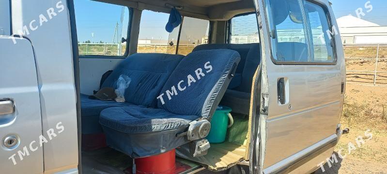 Toyota Hiace 1999 - 50 000 TMT - Мары - img 1