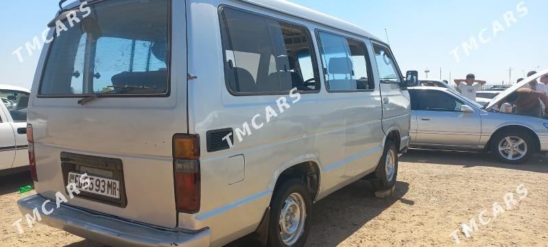 Toyota Hiace 1999 - 50 000 TMT - Мары - img 3