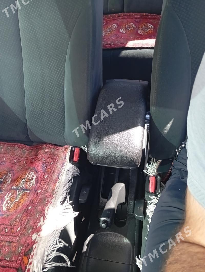 Nissan Versa 2012 - 132 000 TMT - Ашхабад - img 7