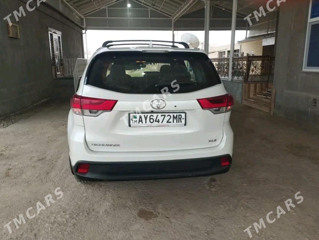Toyota Highlander 2018 - 460 000 TMT - Мургап - img 3