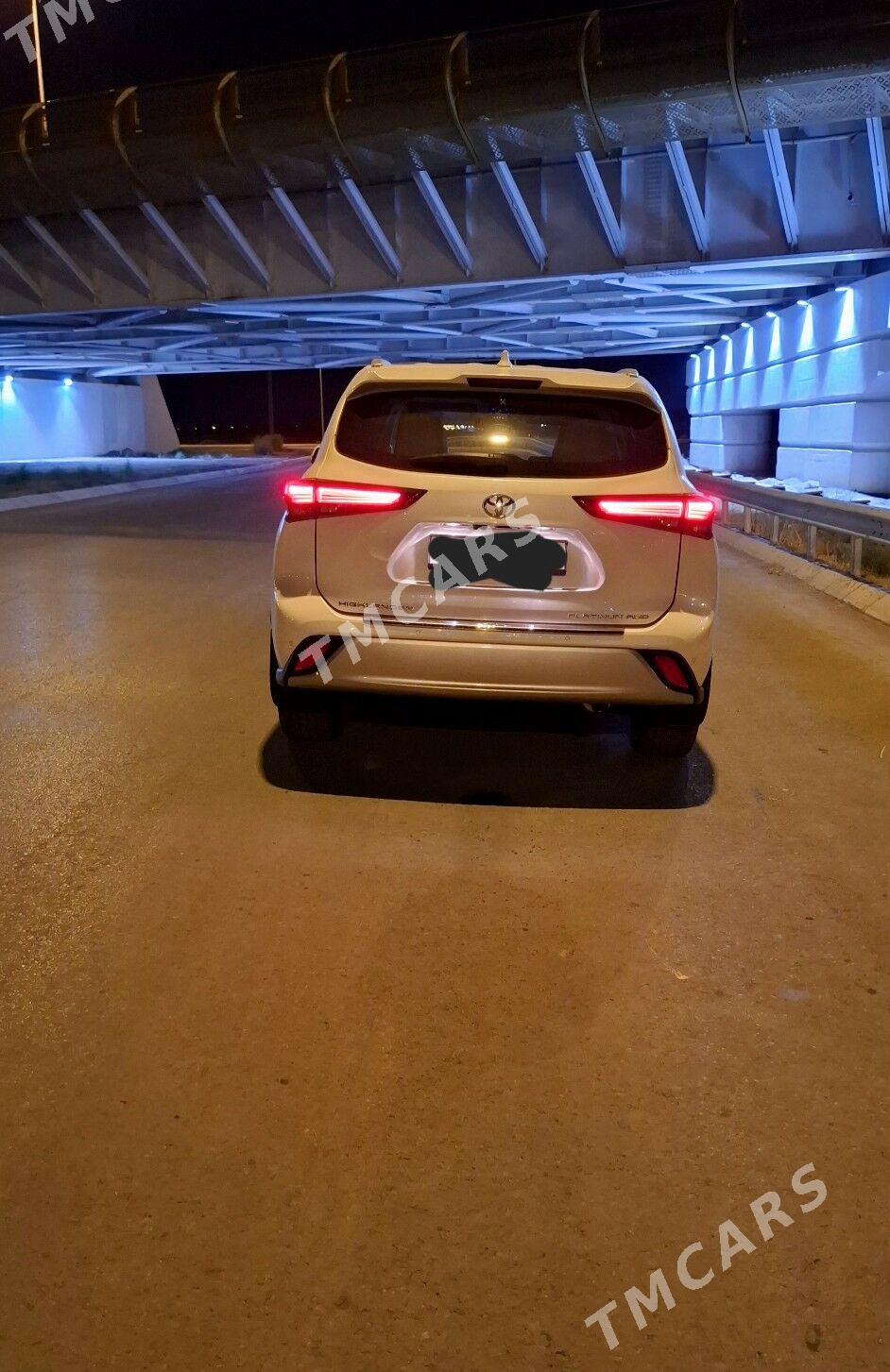 Toyota Highlander 2020 - 710 000 TMT - Garadamak Şor - img 2