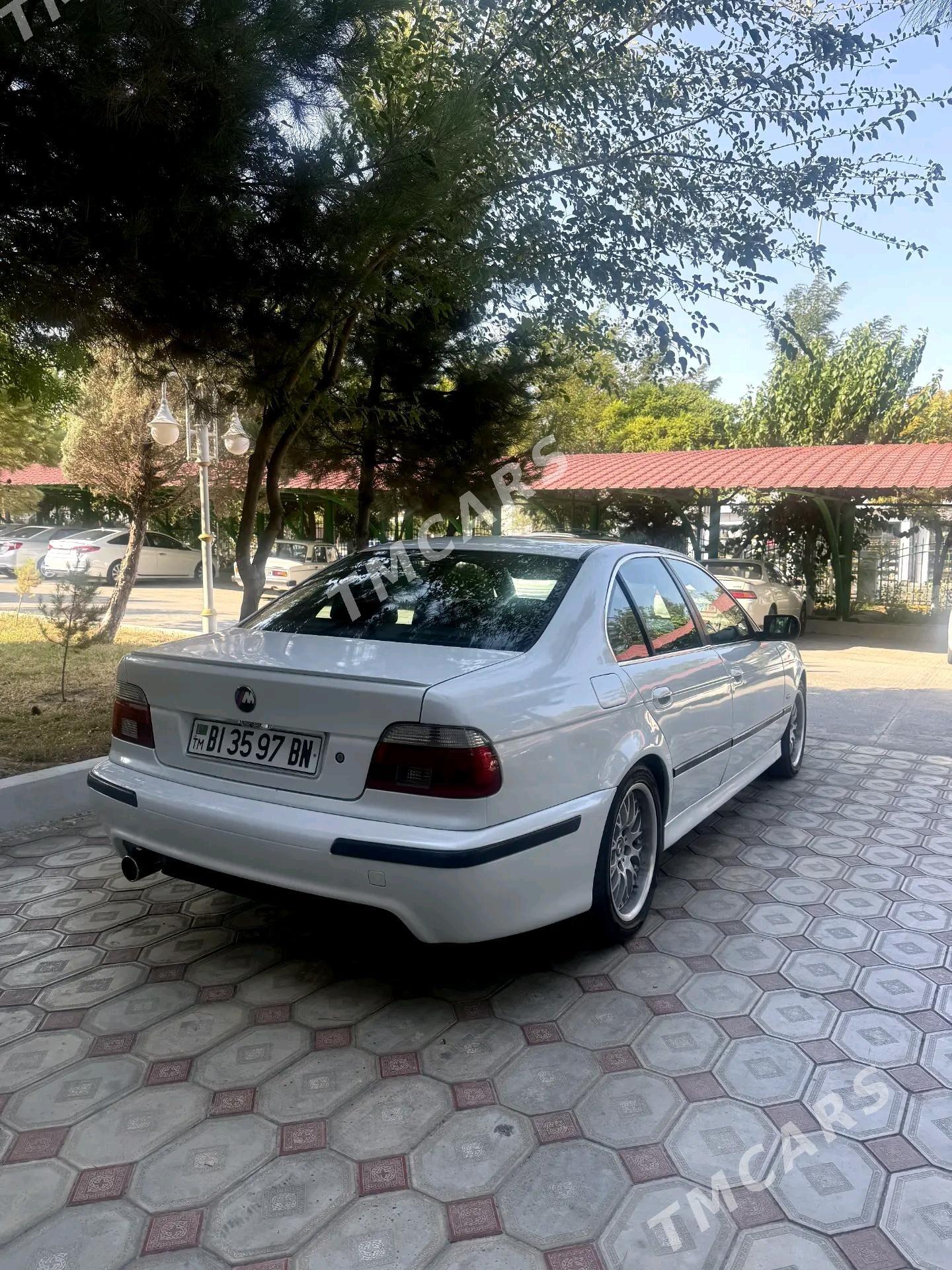 BMW E39 2002 - 125 000 TMT - Türkmenbaşy - img 8