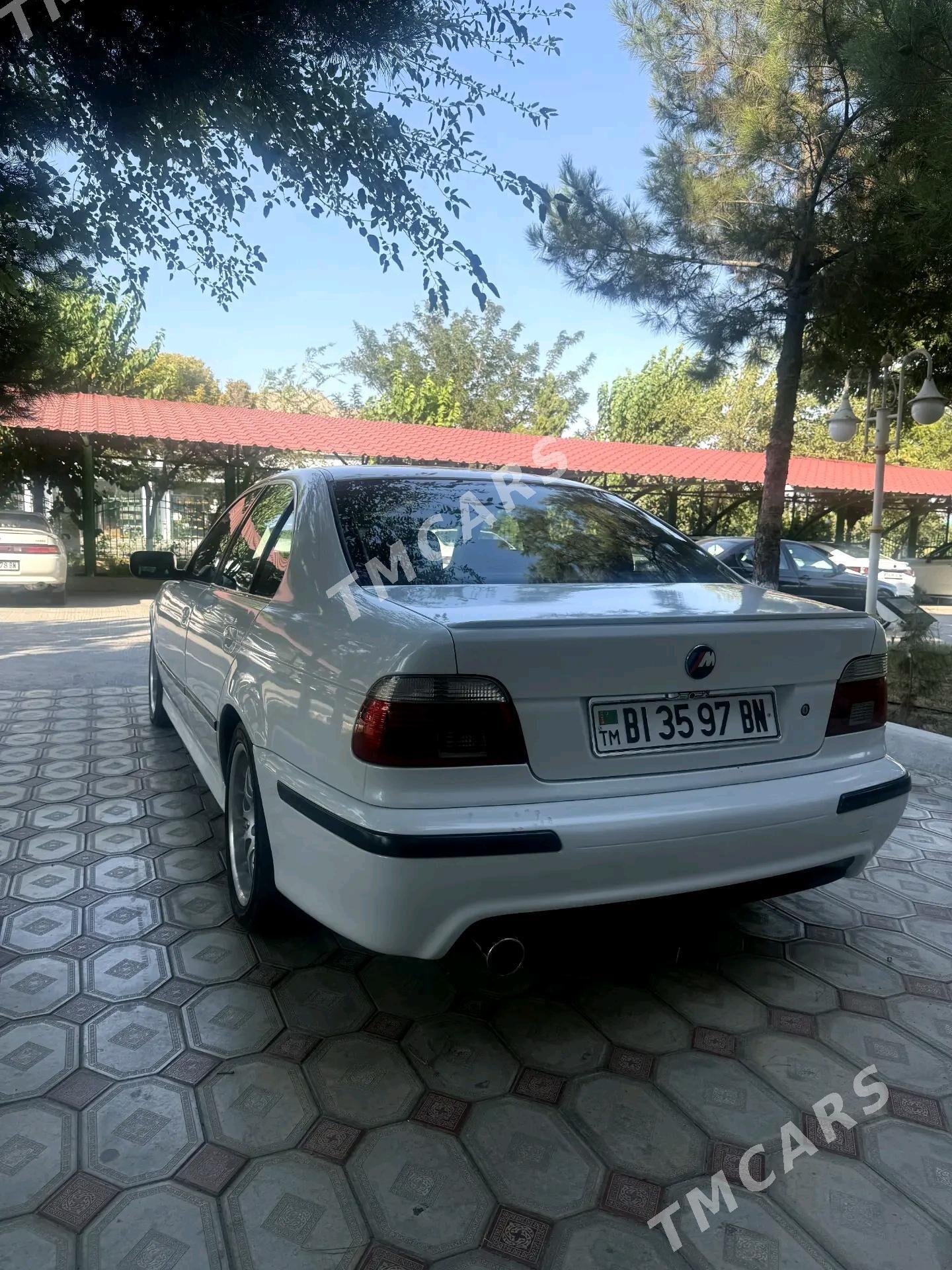 BMW E39 2002 - 125 000 TMT - Türkmenbaşy - img 7