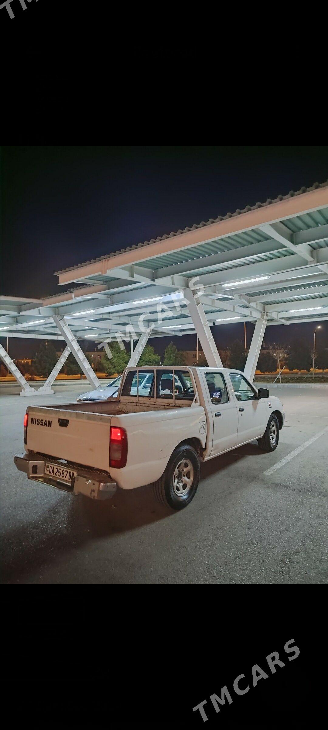 Nissan Navara 2001 - 60 000 TMT - Balkanabat - img 3