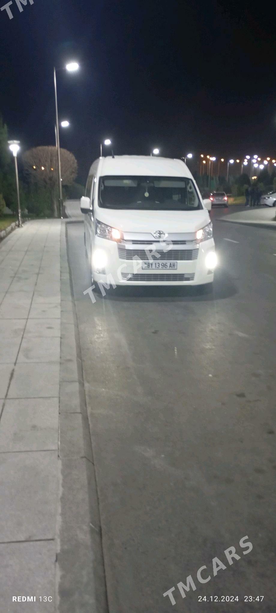 Toyota Hiace 2020 - 660 000 TMT - Гёкдепе - img 1