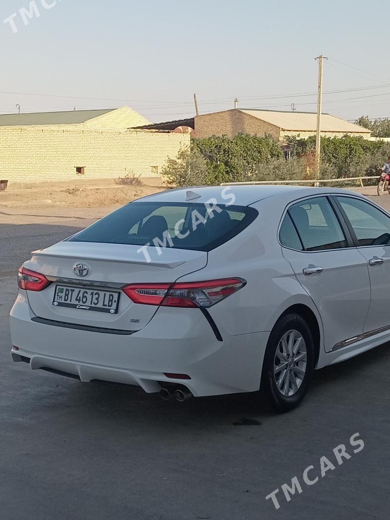 Toyota Camry 2019 - 300 000 TMT - Saýat - img 3