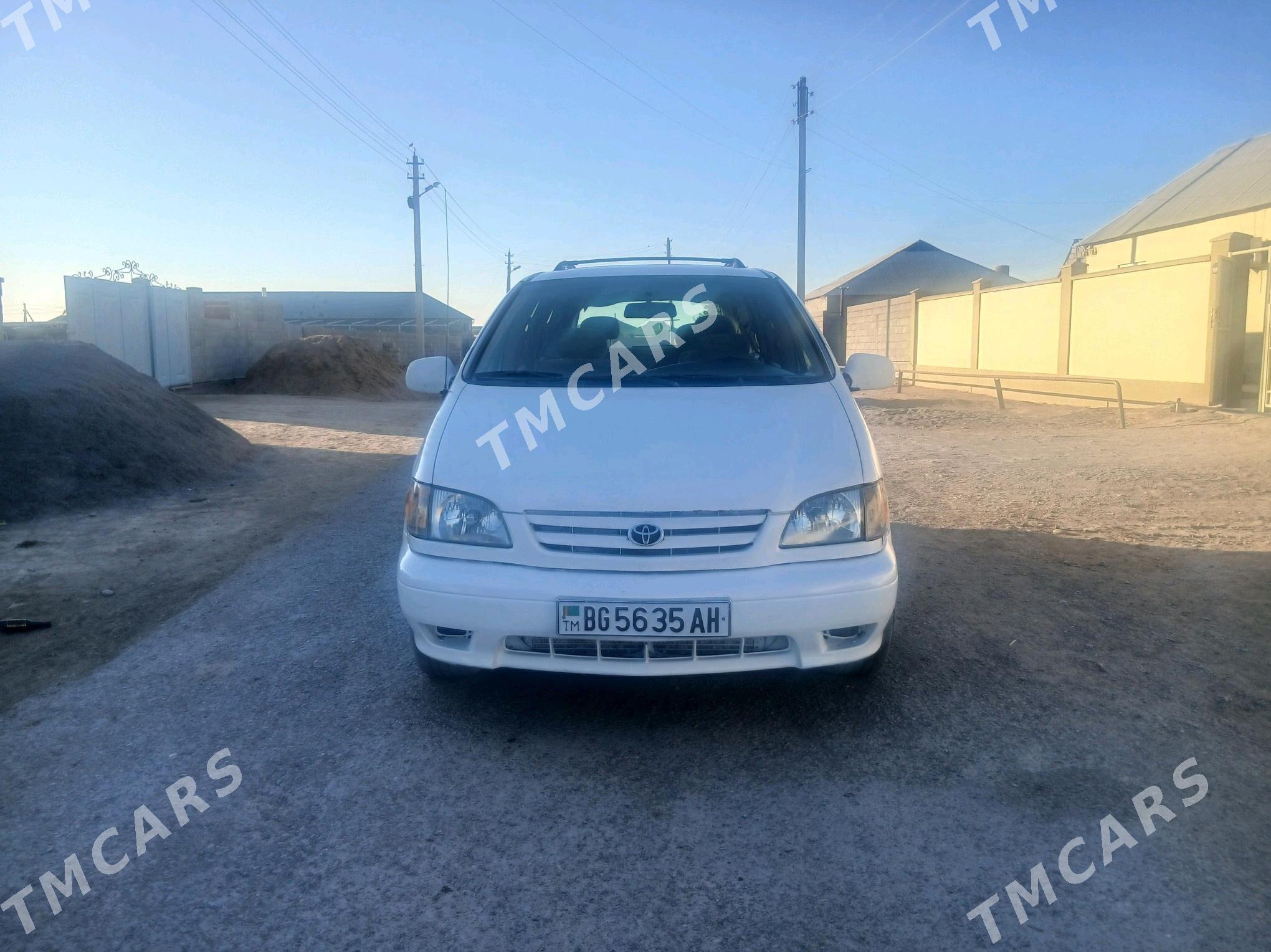 Toyota Sienna 2002 - 130 000 TMT - Яшлык - img 2