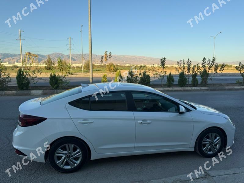 Hyundai Elantra 2020 - 300 000 TMT - Garadamak - img 2