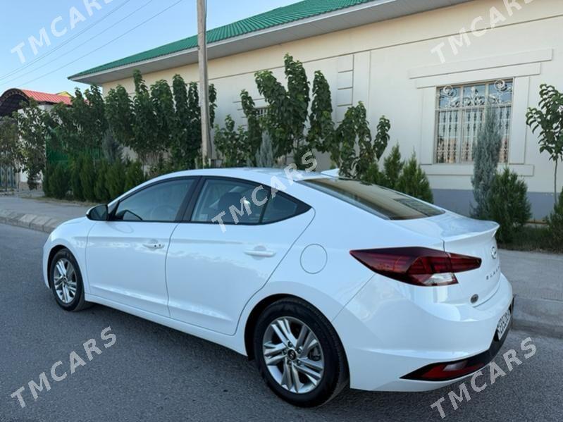 Hyundai Elantra 2020 - 300 000 TMT - Garadamak - img 6