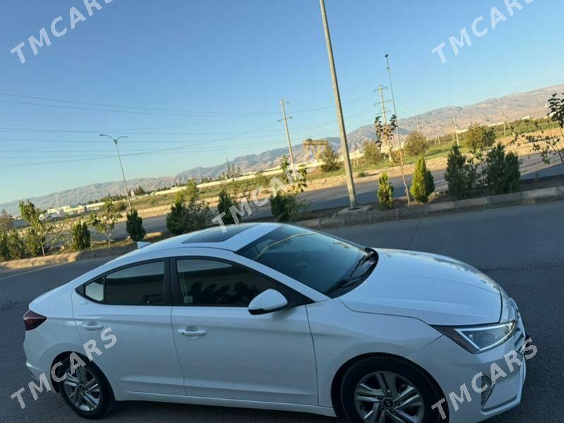 Hyundai Elantra 2020 - 300 000 TMT - Garadamak - img 4