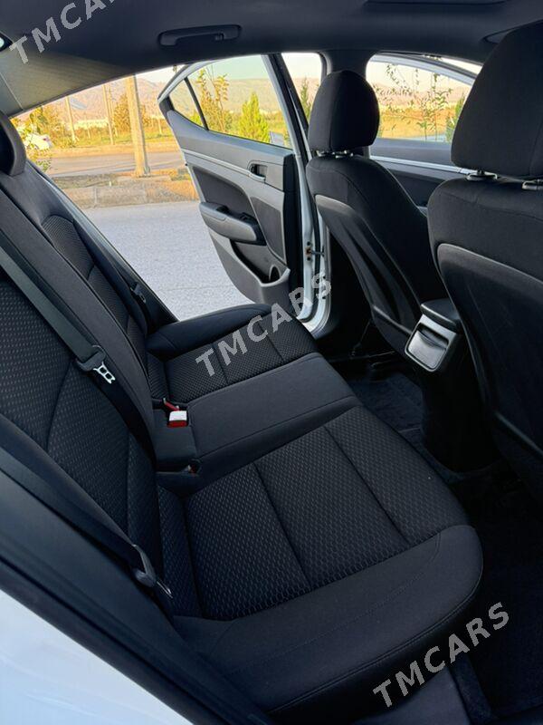 Hyundai Elantra 2020 - 300 000 TMT - Garadamak - img 8
