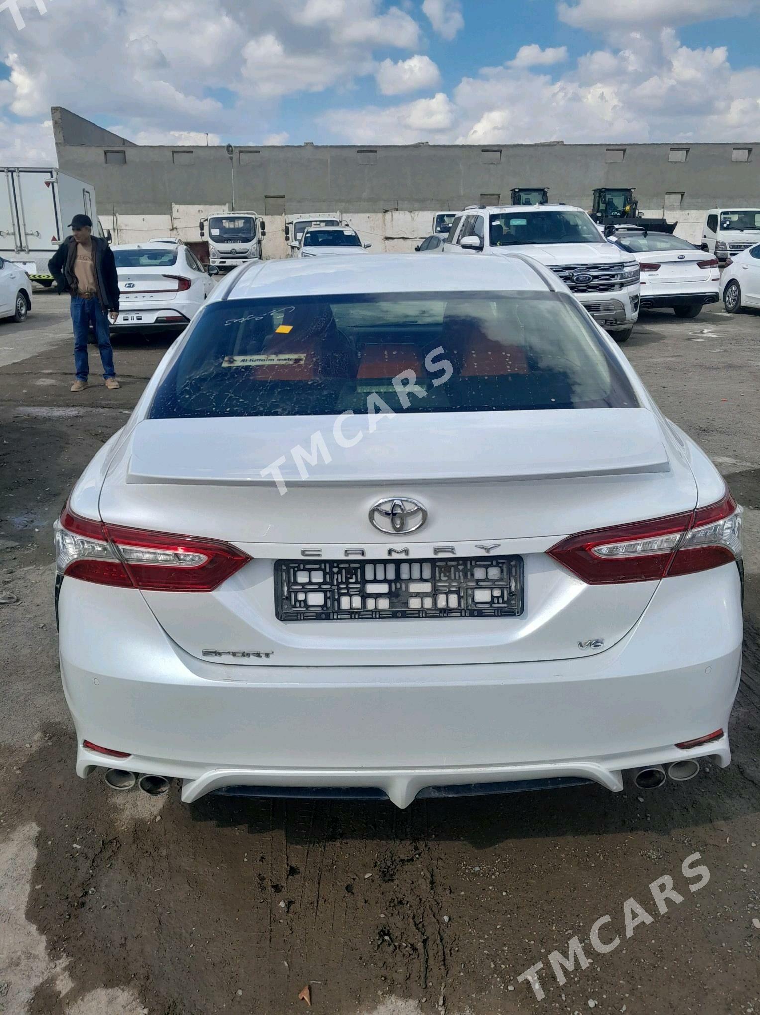 Toyota Camry 2020 - 420 000 TMT - Ýolöten - img 3