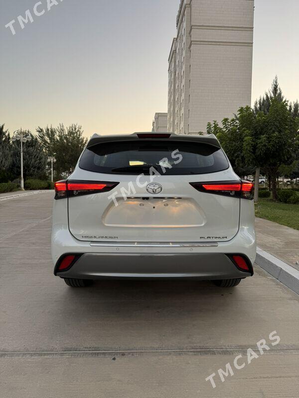 Toyota Highlander 2024 - 680 000 TMT - Aşgabat - img 4