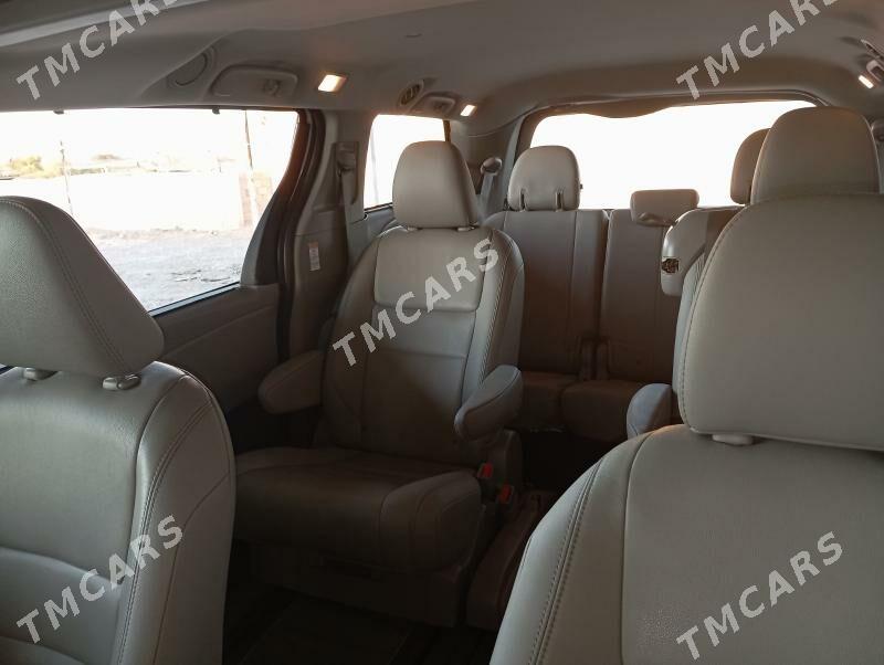 Toyota Sienna 2019 - 425 000 TMT - Ак-Бугдайский этрап - img 5