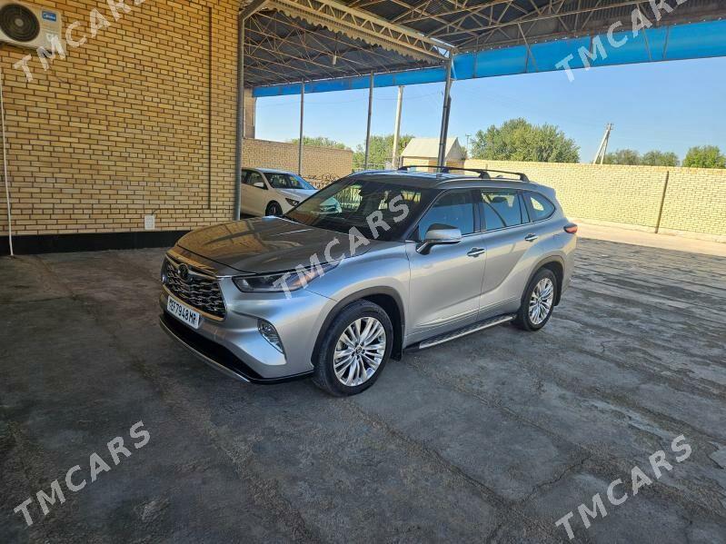 Toyota Highlander 2022 - 580 000 TMT - Байрамали - img 7