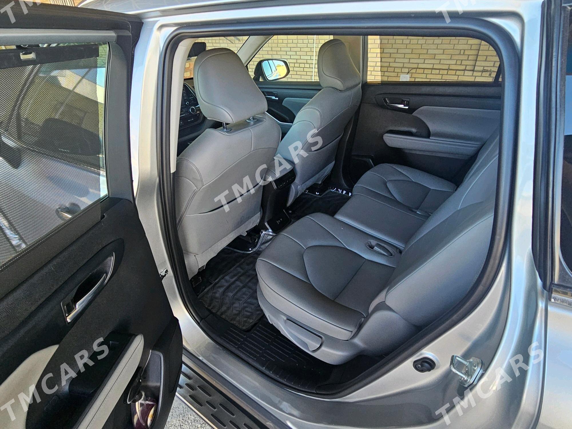 Toyota Highlander 2022 - 580 000 TMT - Байрамали - img 8