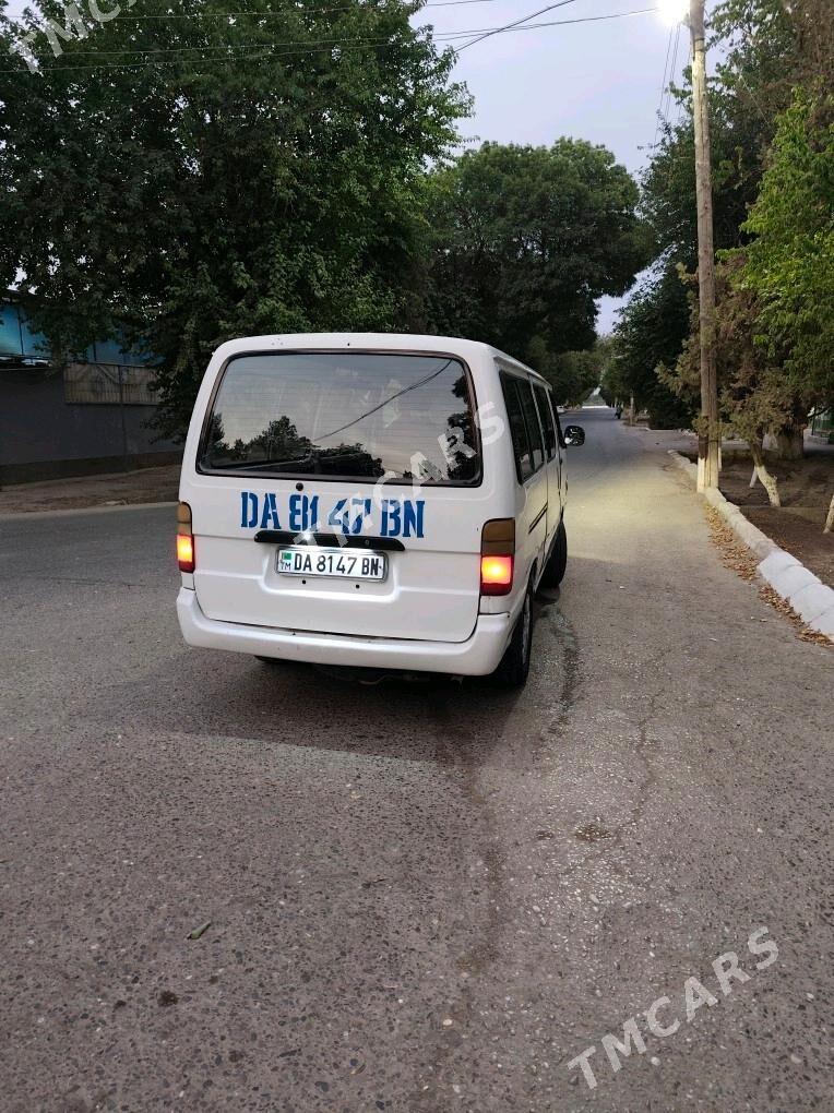 Toyota Hiace 1998 - 118 000 TMT - Gyzylarbat - img 3