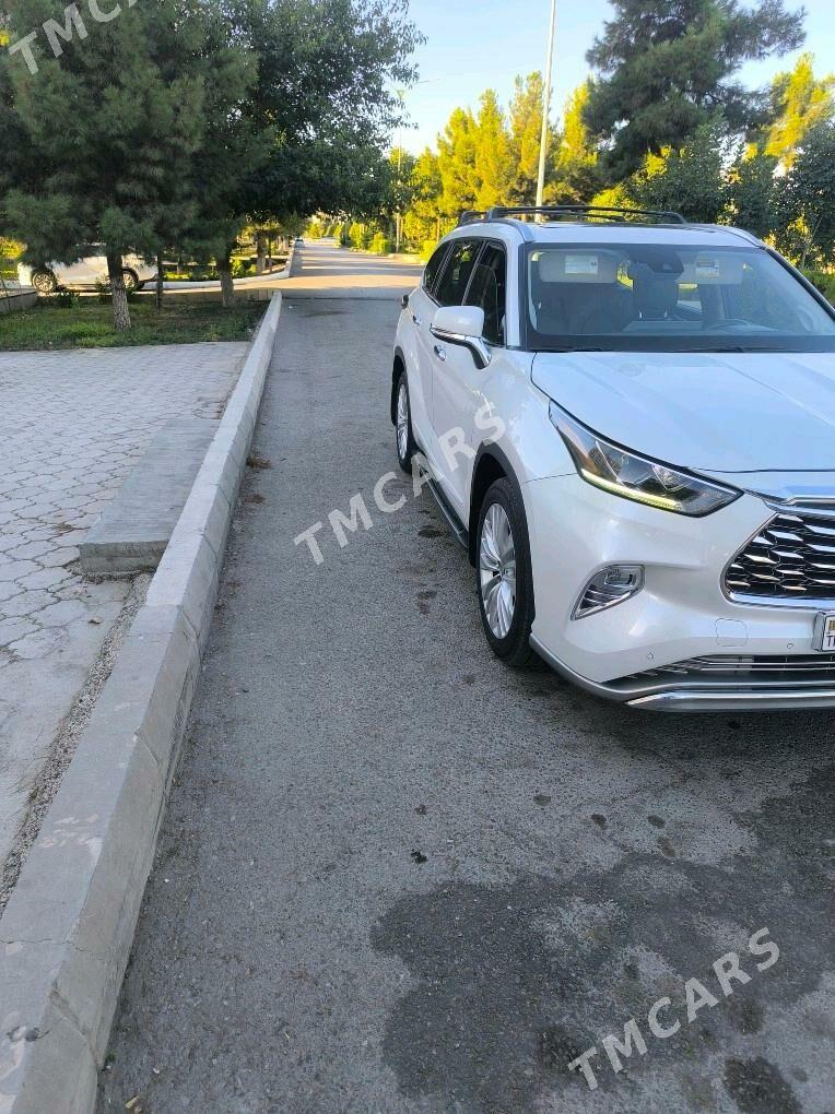 Toyota Highlander 2021 - 700 000 TMT - Arçabil şaýoly - img 2