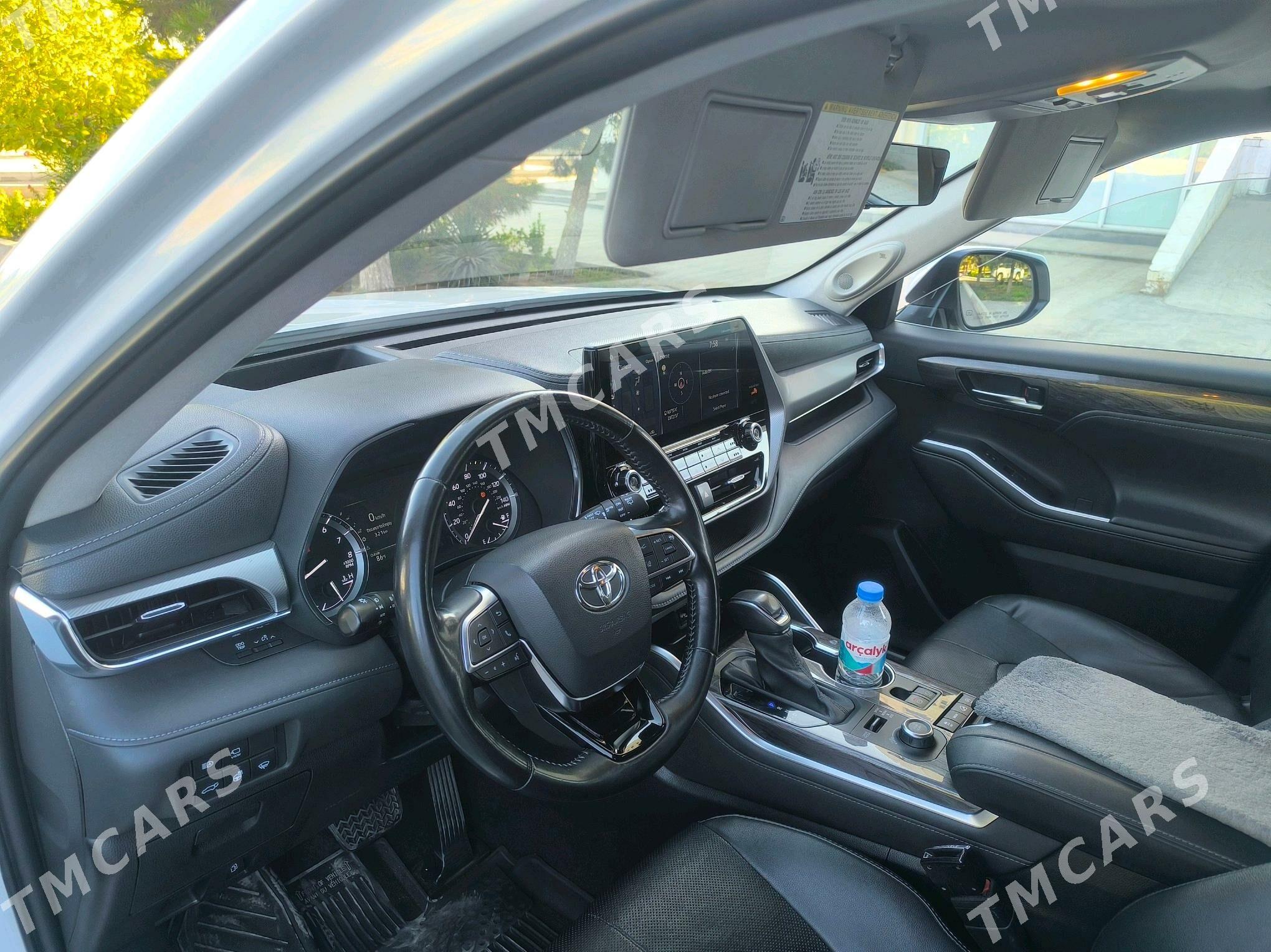 Toyota Highlander 2021 - 700 000 TMT - Arçabil şaýoly - img 5