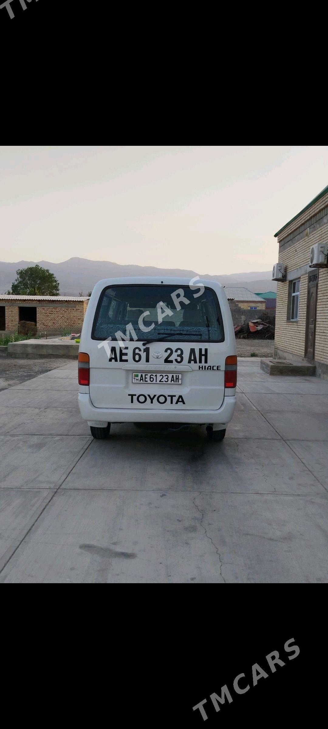 Toyota Hiace 2001 - 150 000 TMT - Bäherden - img 3