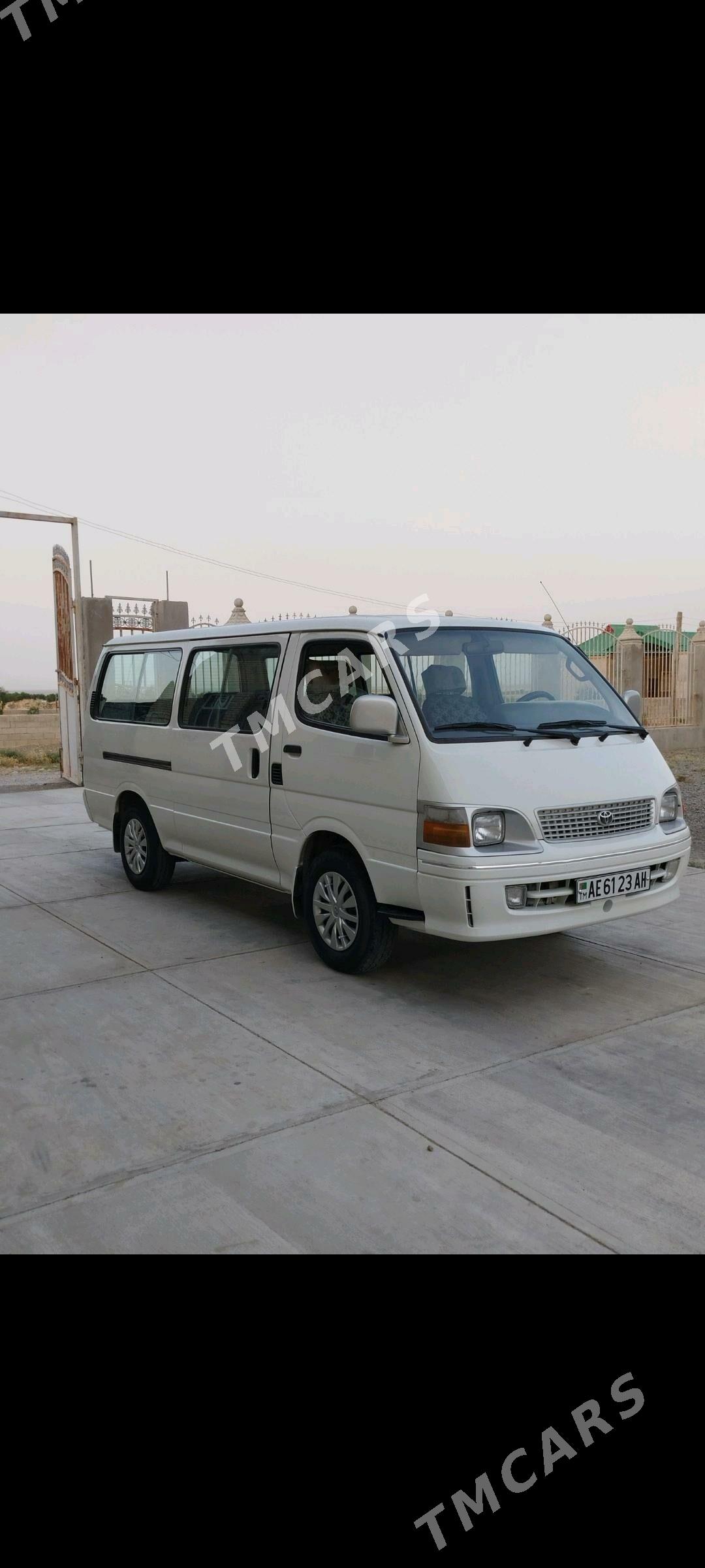 Toyota Hiace 2001 - 150 000 TMT - Bäherden - img 2