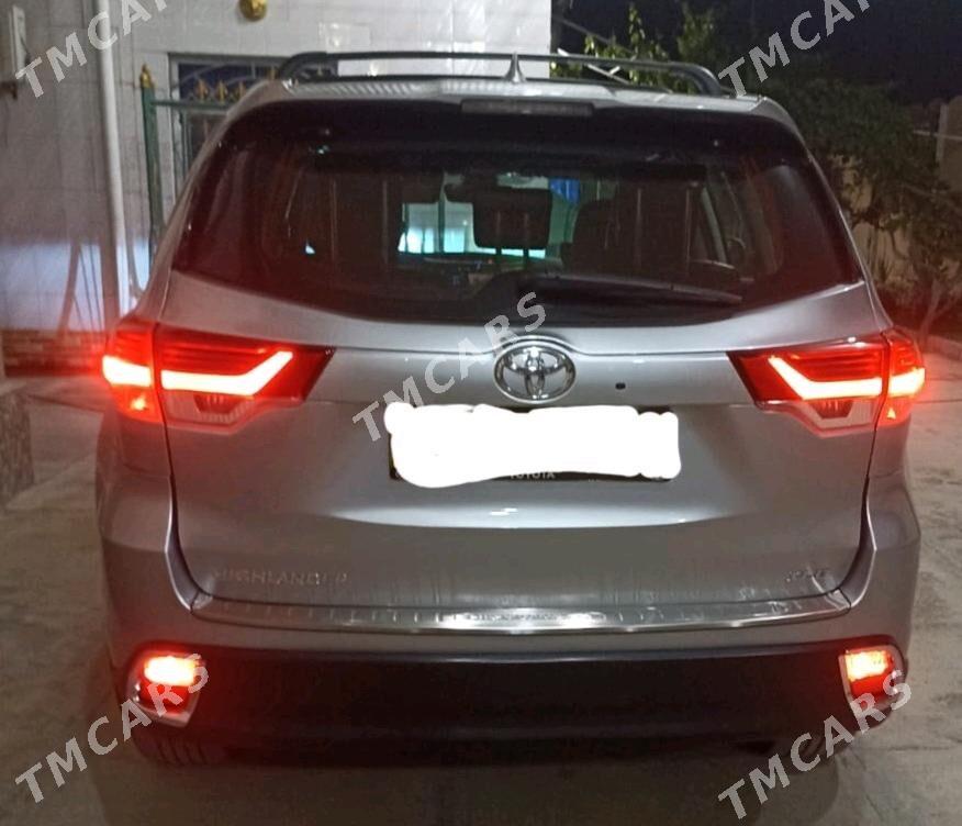 Toyota Highlander 2019 - 430 000 TMT - Мары - img 5