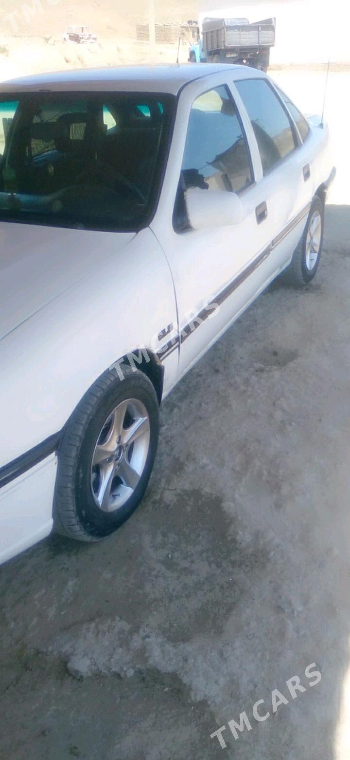 Opel Vectra 1994 - 28 000 TMT - Gyzylarbat - img 3