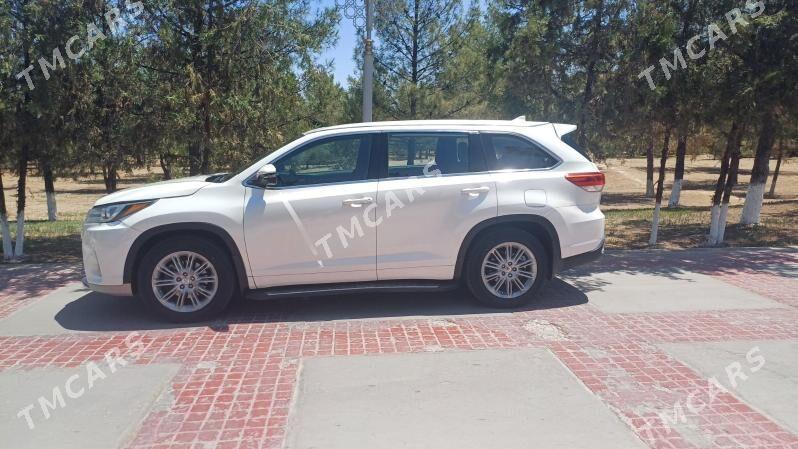 Toyota Highlander 2017 - 380 000 TMT - 8 мкр - img 6