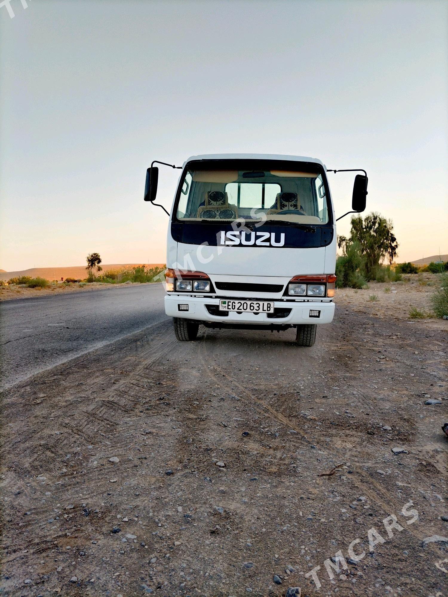 Isuzu Elf 1998 - 130 000 TMT - Сейди - img 4