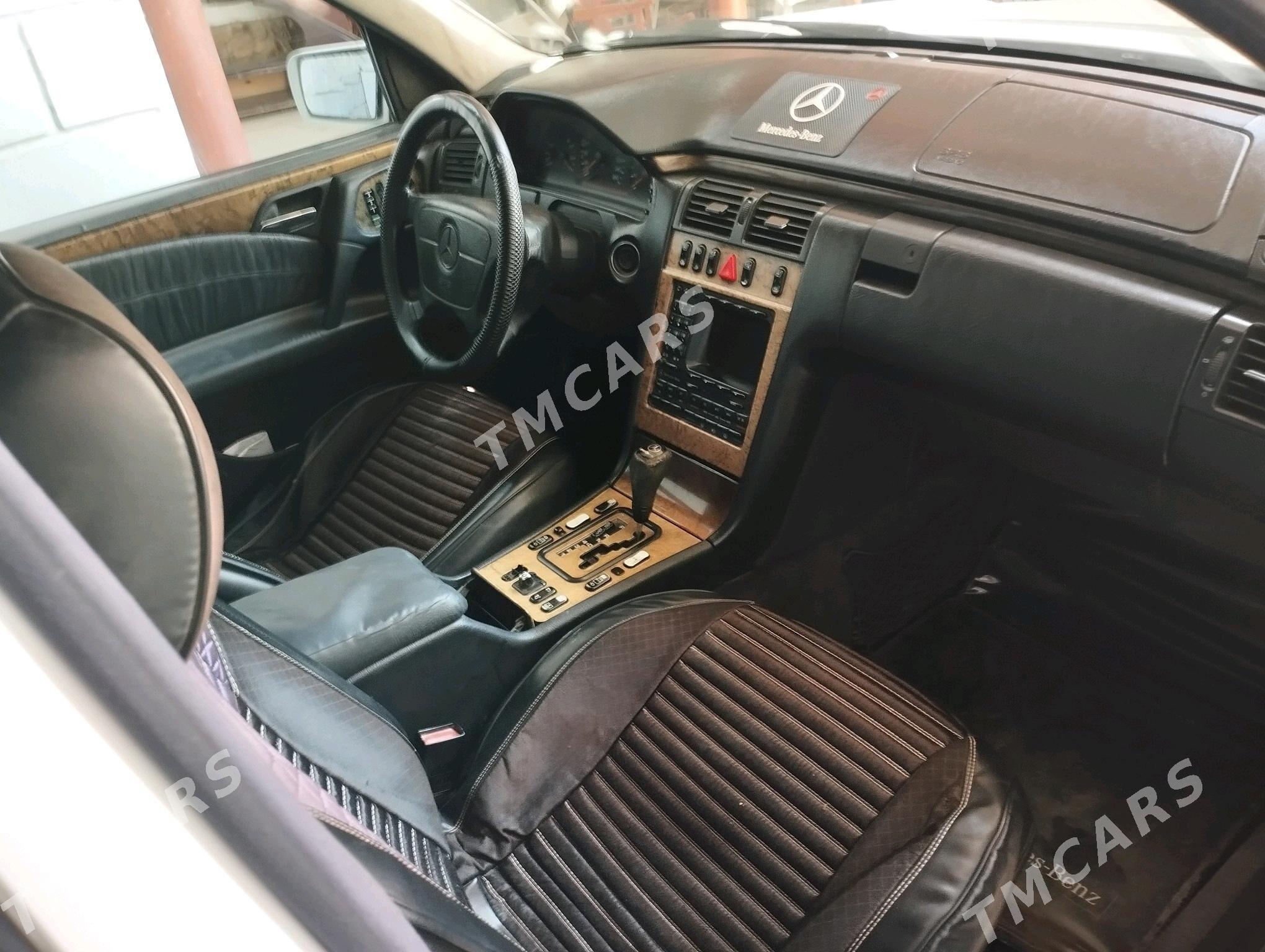 Mercedes-Benz E320 1999 - 80 000 TMT - Туркменабат - img 5