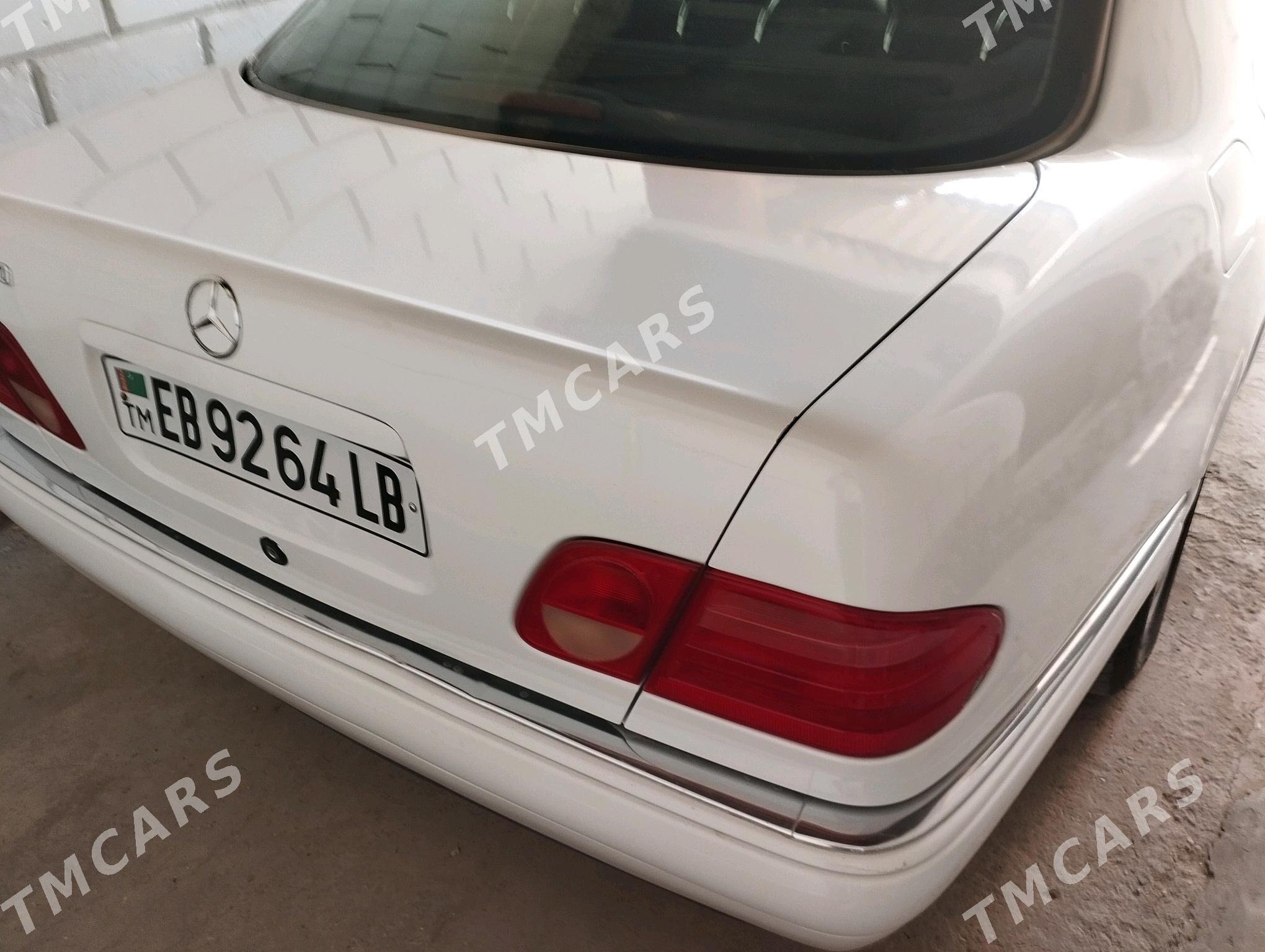 Mercedes-Benz E320 1999 - 80 000 TMT - Туркменабат - img 4