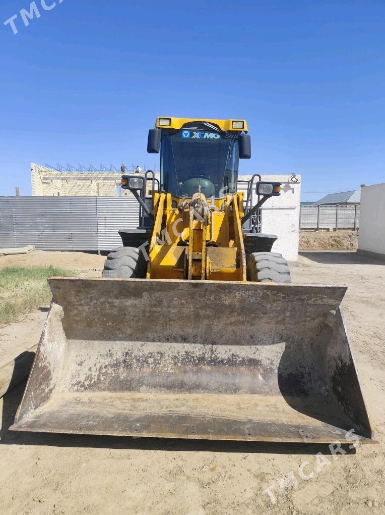 XCMG LW300F 2015 - 350 000 TMT - Мары - img 3