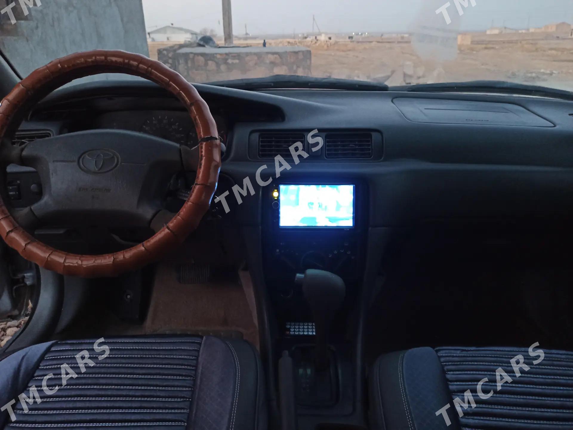 Toyota Camry 2000 - 130 000 TMT - Достлук - img 6