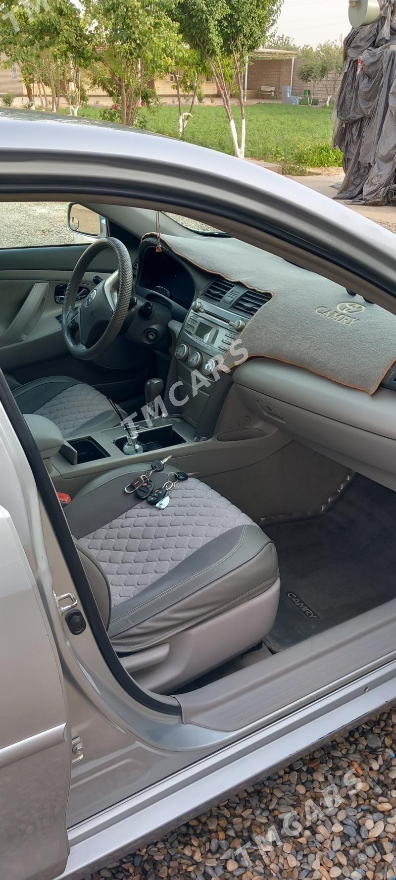 Toyota Camry 2011 - 200 000 TMT - Векильбазар - img 6