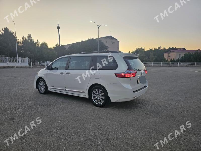 Toyota Sienna 2017 - 450 000 TMT - Ашхабад - img 9