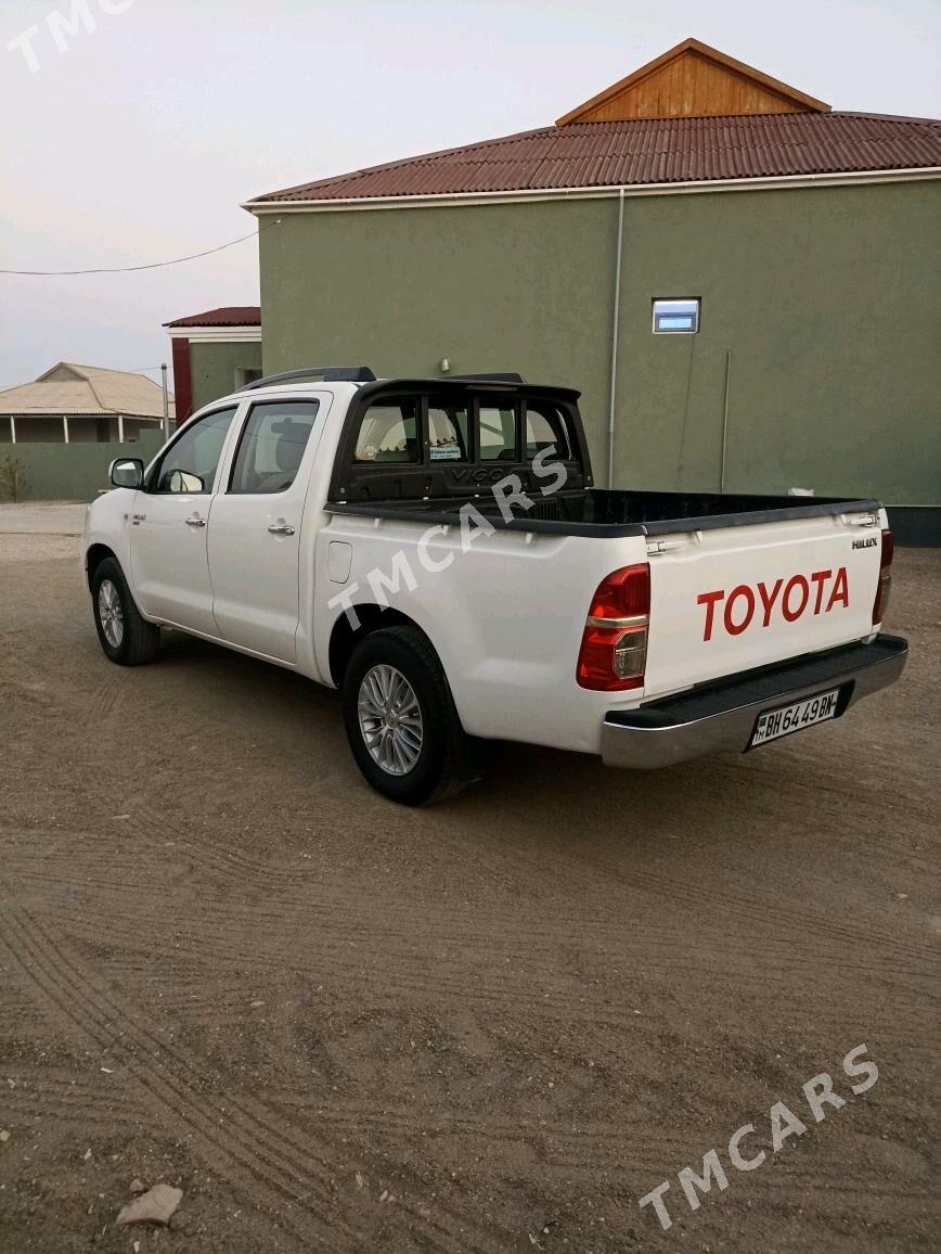 Toyota Hilux 2010 - 260 000 TMT - Gumdag - img 5