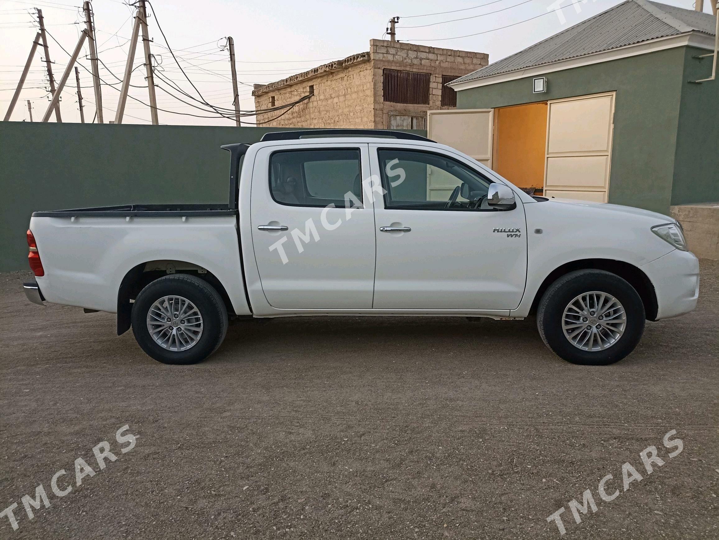 Toyota Hilux 2010 - 260 000 TMT - Gumdag - img 3