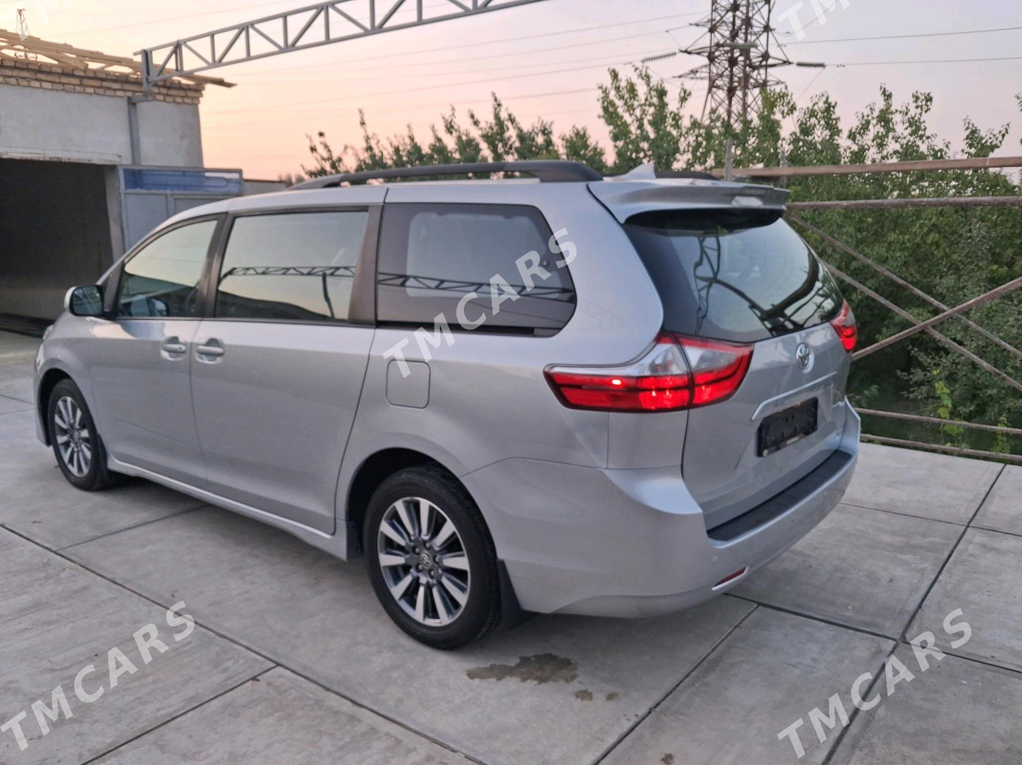 Toyota Sienna 2020 - 405 000 TMT - Daşoguz - img 2