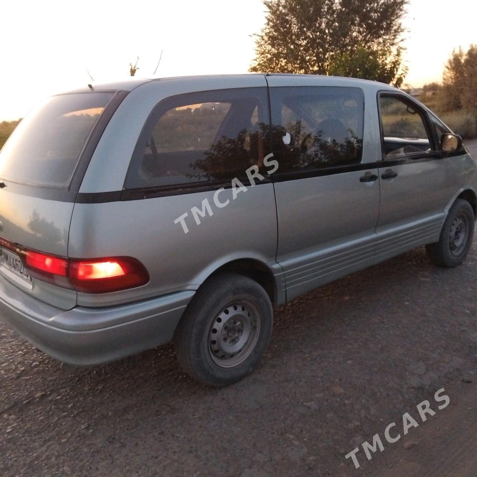 Toyota Previa 1993 - 65 000 TMT - Халач - img 4