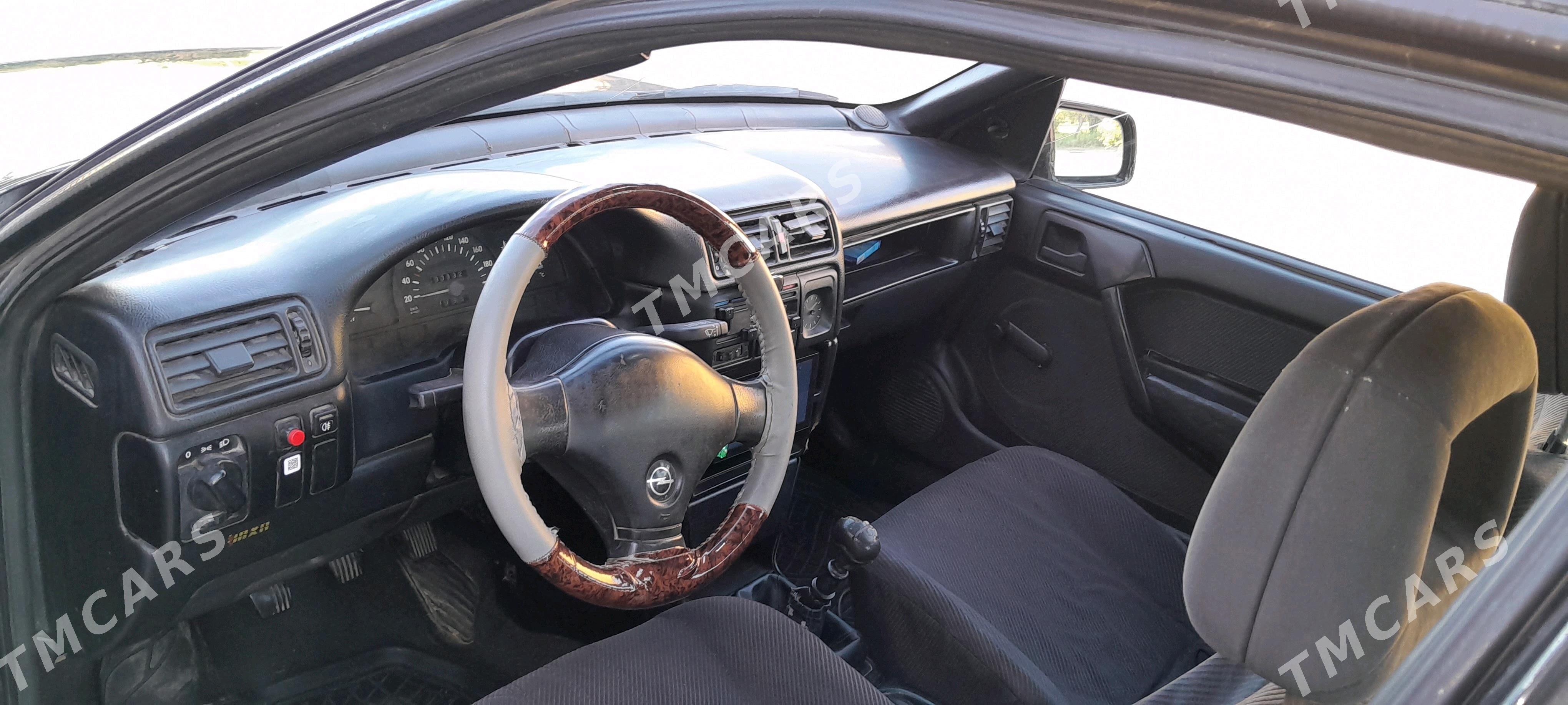 Opel Vectra 1993 - 30 000 TMT - Mary - img 3